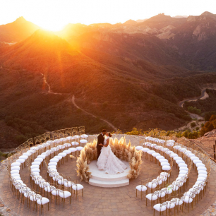 10 необычных идей, как рассадить гостей на свадебной церемонии