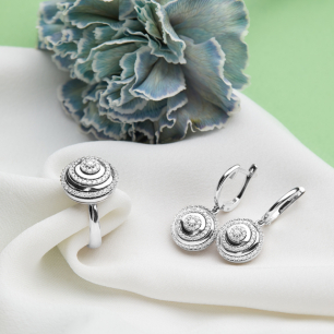 Ювелирная точность: как выбрать идеальное помолвочное кольцо?