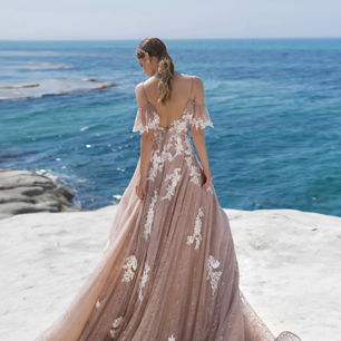 Какое свадебное платье выбрать для церемонии на пляже?