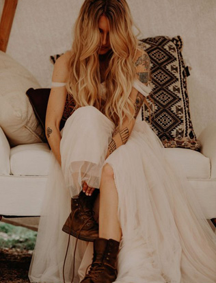 Какую обувь выбирают осенние невесты 