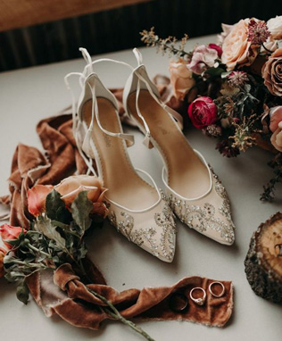 Какую обувь выбирают осенние невесты 