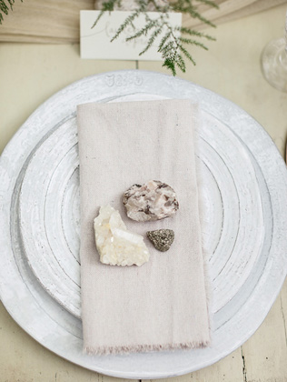 Драгоценные камни и минералы в оформлении свадьбы 