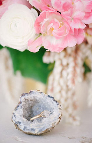 Драгоценные камни и минералы в оформлении свадьбы 