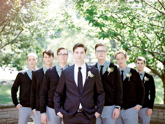 Утепляемся: кардиганы и свитеры в свадебном образе 