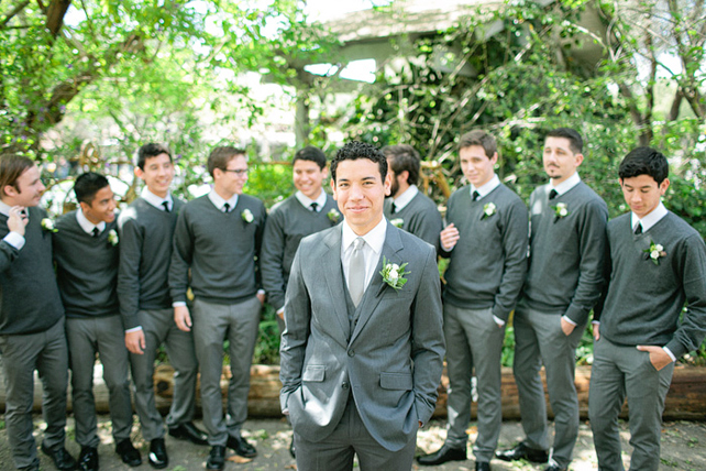 Утепляемся: кардиганы и свитеры в свадебном образе 