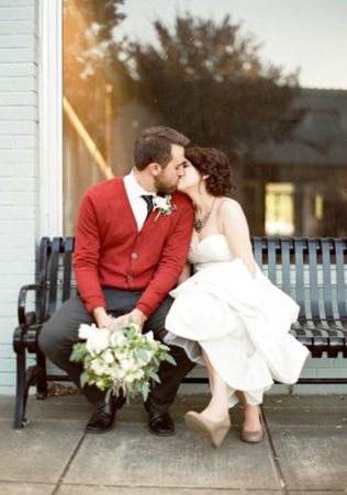 Утепляемся: кардиганы и свитеры в свадебном образе 