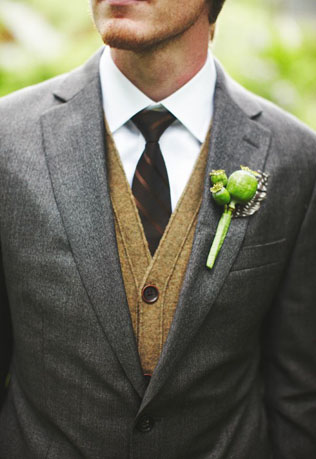 Утепляемся: кардиганы и свитеры в свадебном образе 