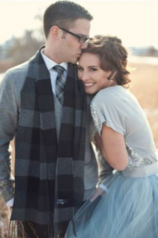 Утепляемся: кардиганы и свитеры в свадебном образе 