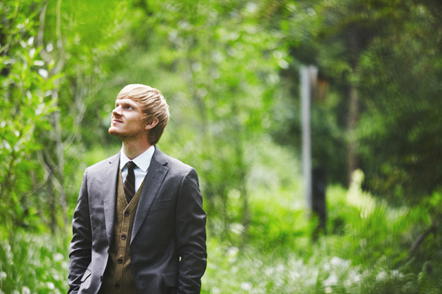 Утепляемся: кардиганы и свитеры в свадебном образе 