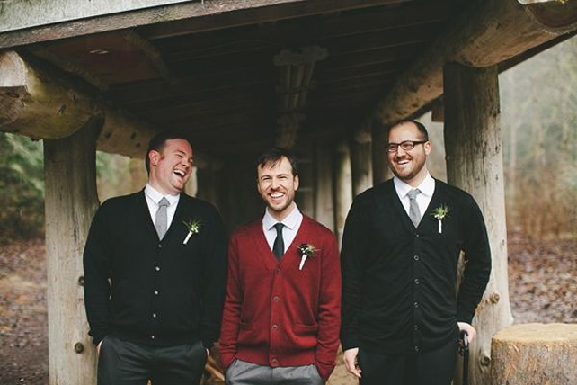 Утепляемся: кардиганы и свитеры в свадебном образе 