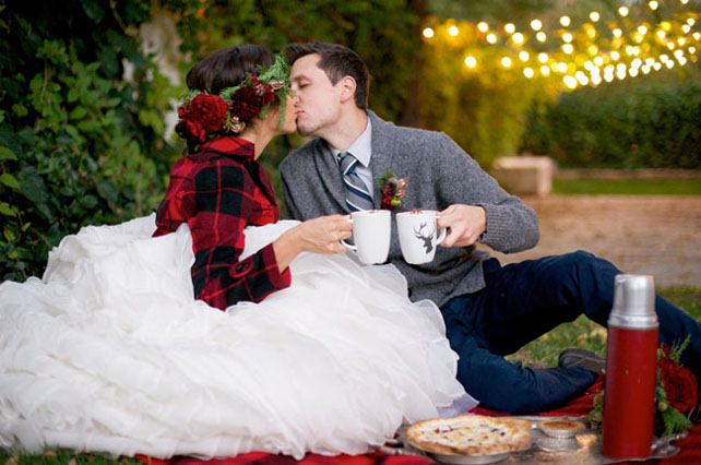 Утепляемся: кардиганы и свитеры в свадебном образе 