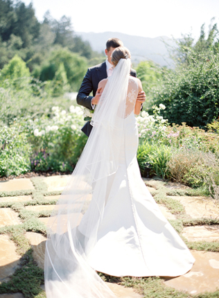 40 образов: роскошь классической длинной фаты 