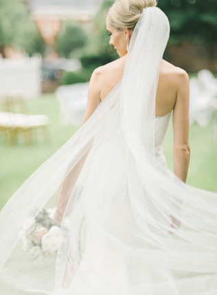 40 образов: роскошь классической длинной фаты 