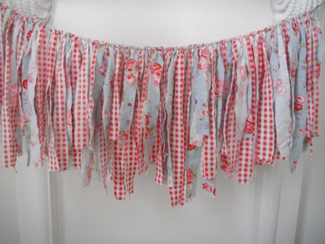 Свадьба в деталях: клетка виши, декор лентами