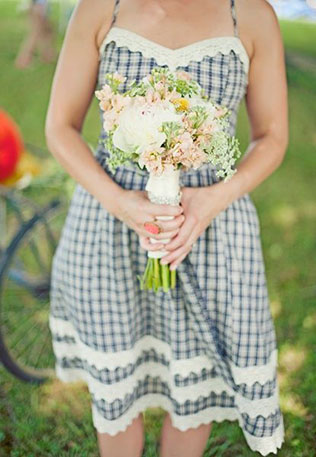 Свадьба в деталях: клетка виши, букет невесты