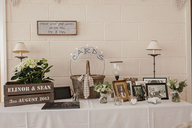 Свадьба в деталях: клетка виши, стол пожеланий