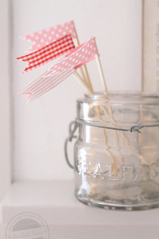 Свадьба в деталях: клетка виши, флажки