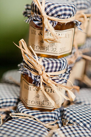 Свадьба в деталях: клетка виши, бонбоньерки
