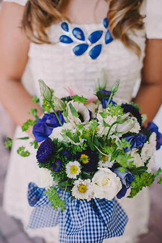 Свадьба в деталях: клетка виши, букет невесты
