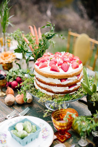 Клубничное безумие: 50 идей для летней свадьбы 