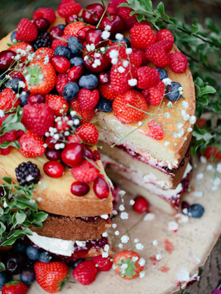 Клубничное безумие: 50 идей для летней свадьбы 