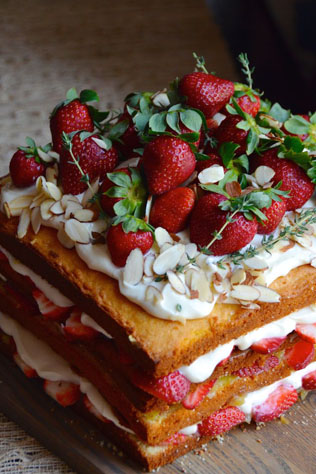 Клубничное безумие: 50 идей для летней свадьбы 