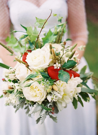 Клубничное безумие: 50 идей для летней свадьбы 