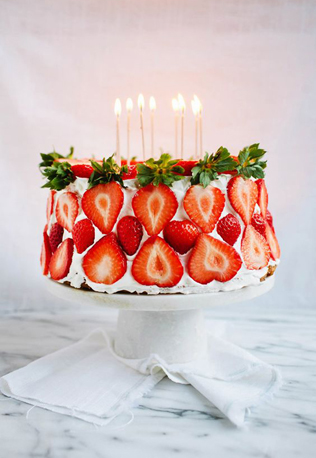 Клубничное безумие: 50 идей для летней свадьбы 