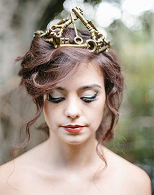 ключики в декоре свадьбы, корона невесты