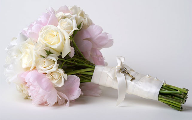 ключики в декоре свадьбы, букет невесты