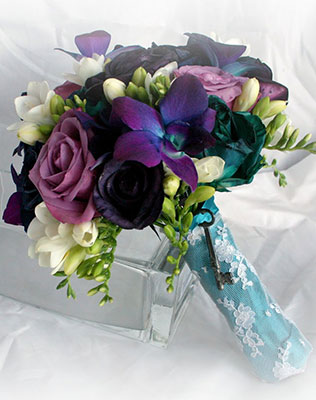 ключики в декоре свадьбы, букет невесты