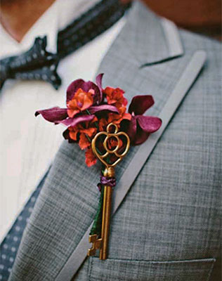 ключики в декоре свадьбы, бутоньерка жениха