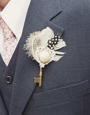 ключики в декоре свадьбы, бутоньерка жениха