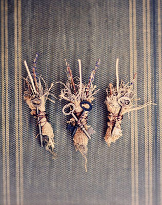 ключики в декоре свадьбы, бутоньерка жениха