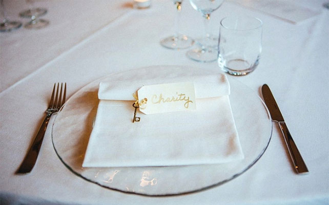 ключики в декоре свадьбы, рассадочные карточки