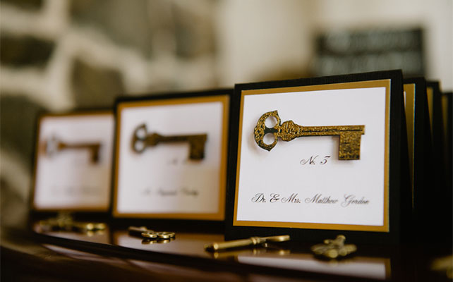 ключики в декоре свадьбы, номер стола