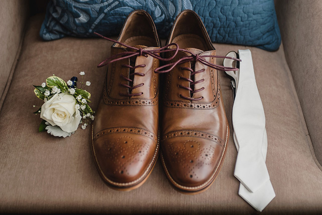 Лучшие идеи: кожаные детали для осенней свадьбы 