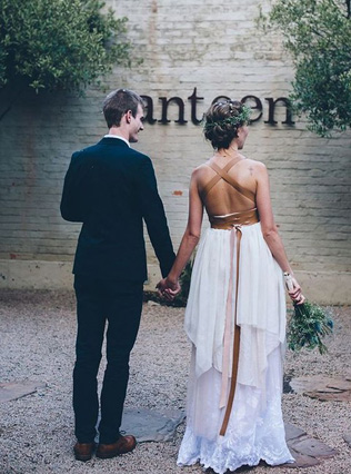 Лучшие идеи: кожаные детали для осенней свадьбы 