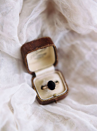 Лучшие идеи: кожаные детали для осенней свадьбы 