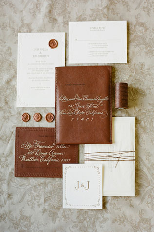 Лучшие идеи: кожаные детали для осенней свадьбы 