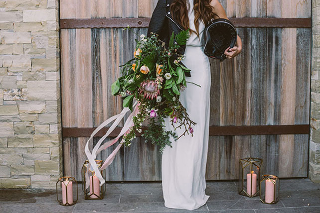 Сплошной рок-н-ролл: кожаные куртки в свадебном образе 