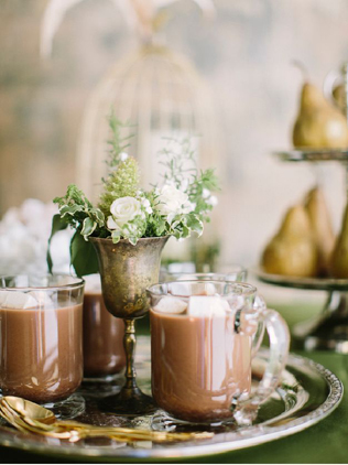 Согреваемся: какао и шоколадный бар на зимней свадьбе 