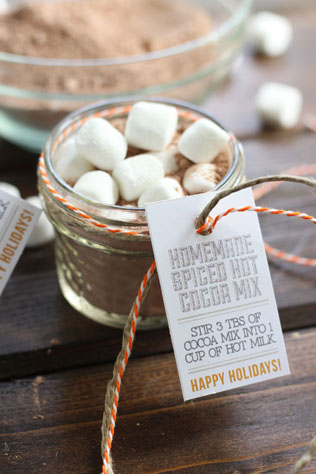 Согреваемся: какао и шоколадный бар на зимней свадьбе 