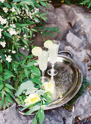 Все цвета радуги: разноцветные коктейли для яркой свадьбы 