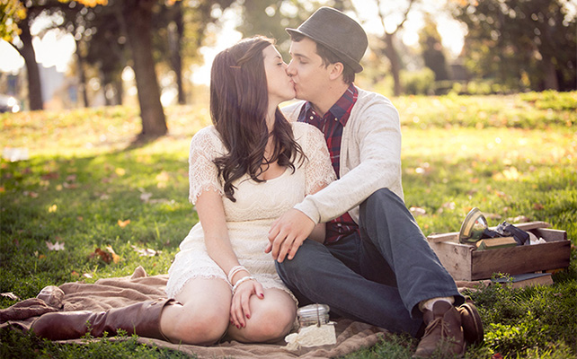 Фотосессия жениха и невесты на природе 