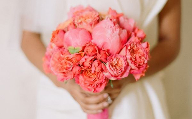 Букеты невесты в коралловых тонах