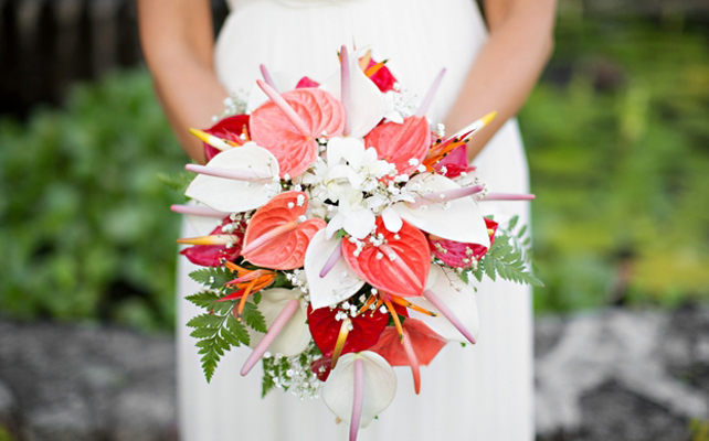 Букеты невесты в коралловых тонах