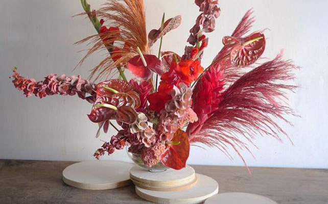  Цветочная композиция в коралловой цветовой гамме. Студия Сахаpdecor
