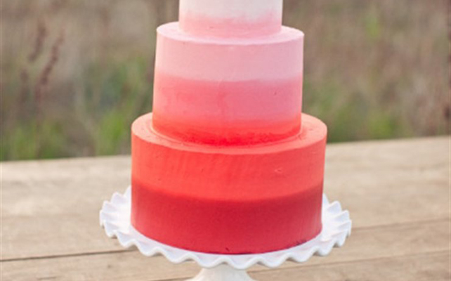 Свадебный торт с эффектом омбре