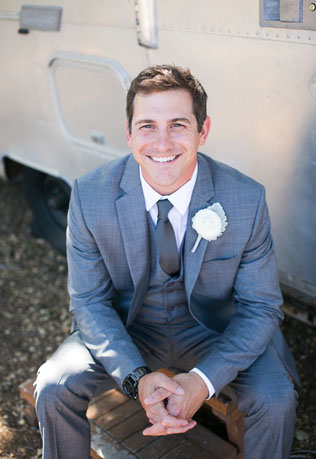 Свадебный костюм для межсезонья, жених